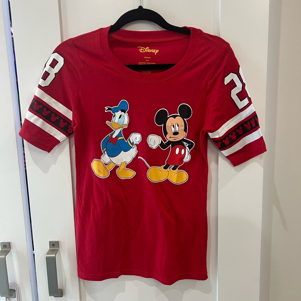 🔥3/$18🔥 NWOT Red Disney Women’s T-Shirt size Medium with Mickey and Donald